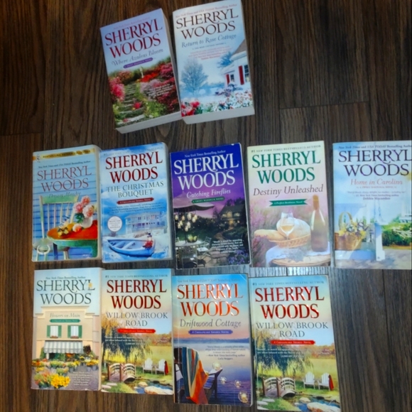 Paperback books - Picture 2 of 5